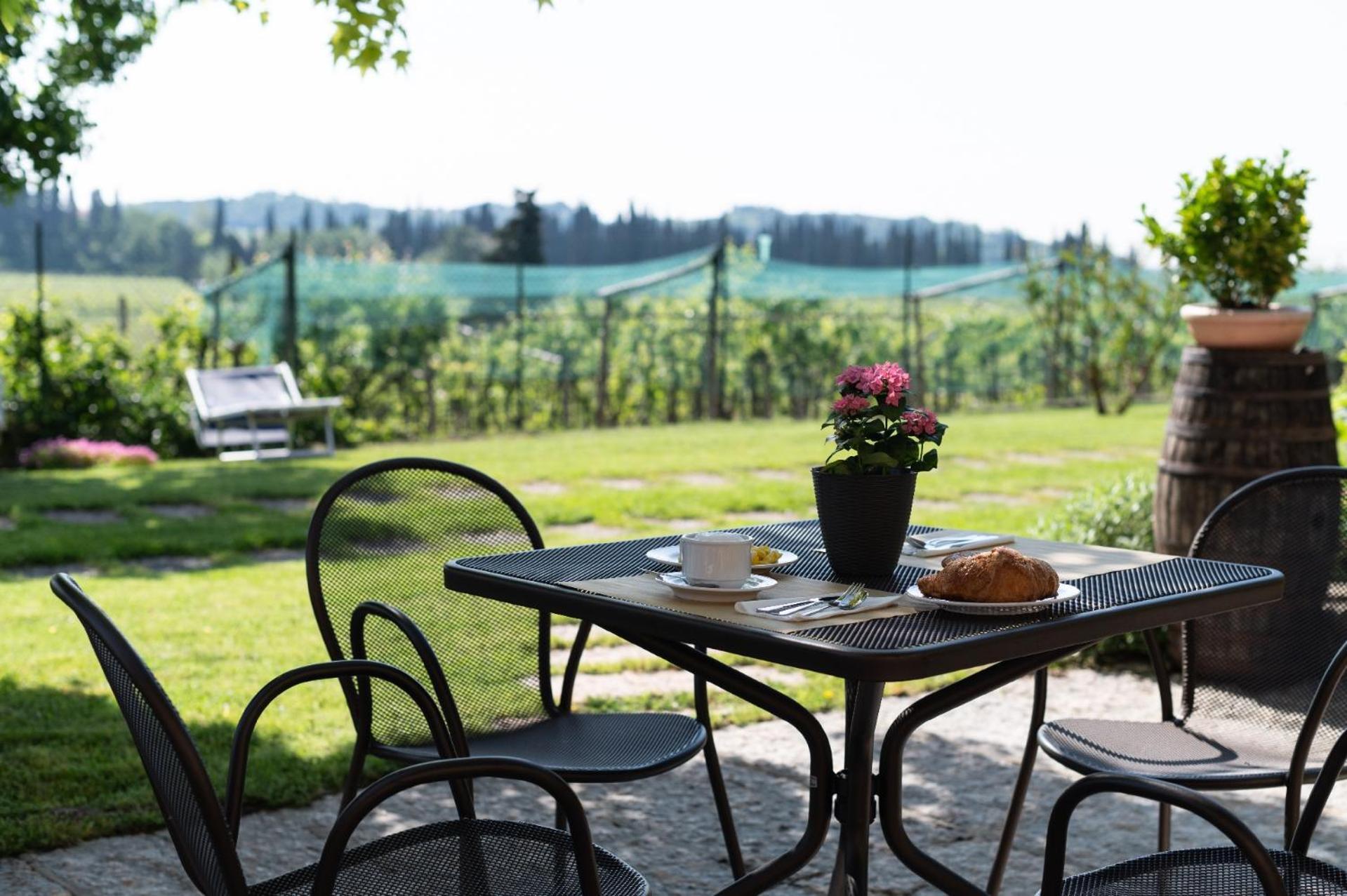 Agriturismo El Crear ซานเปียโตร อิน กาเรียโน ภายนอก รูปภาพ